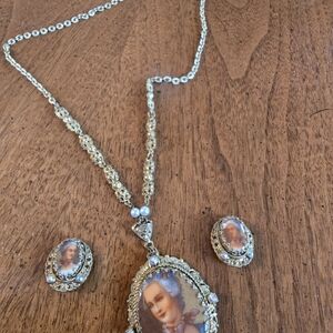 Vintage-Style Gold Portrait Pendant Necklace and Earrings Set - Gold